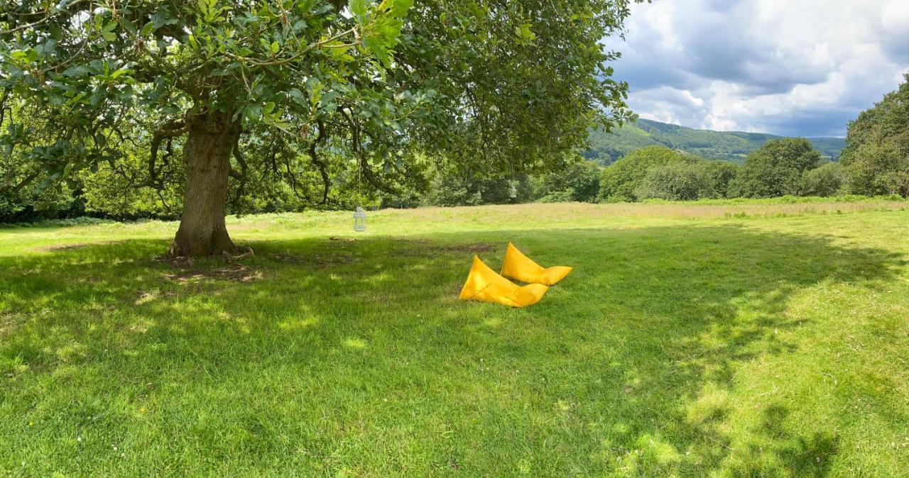 Black Mountains Glamping Hotel Abergavenny Exterior photo